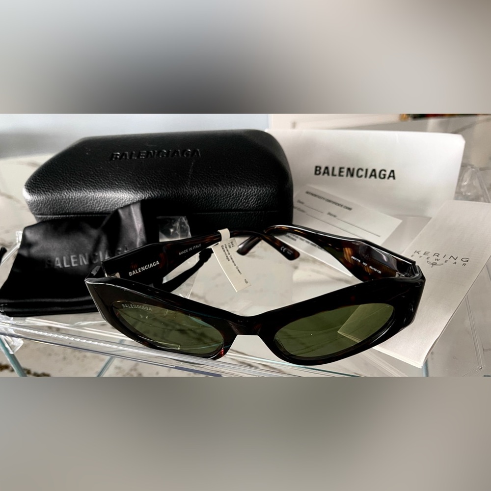 Balenciaga NWT COA Havana Green Tortoise Shell CatEye Sunglasses, Case & Bag - Picture 13 of 17